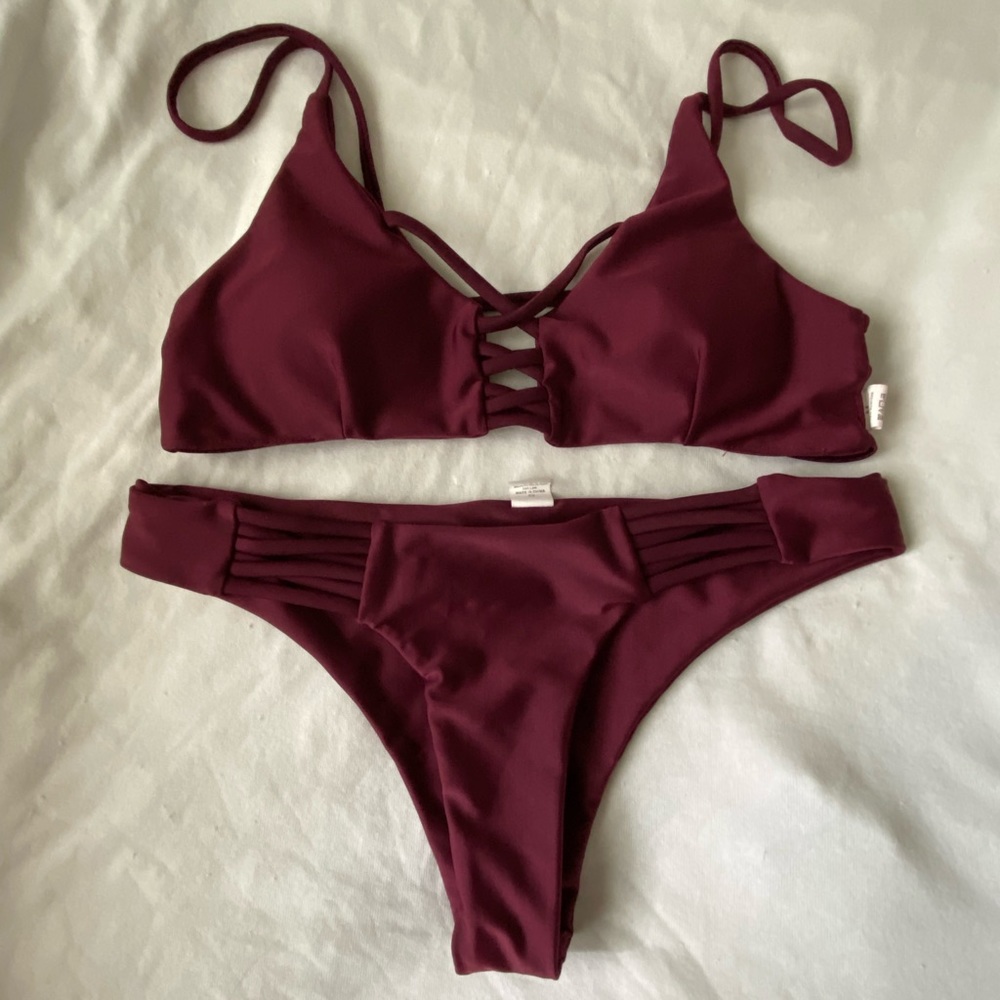 Maroon Bikini - Picture 1 of 2